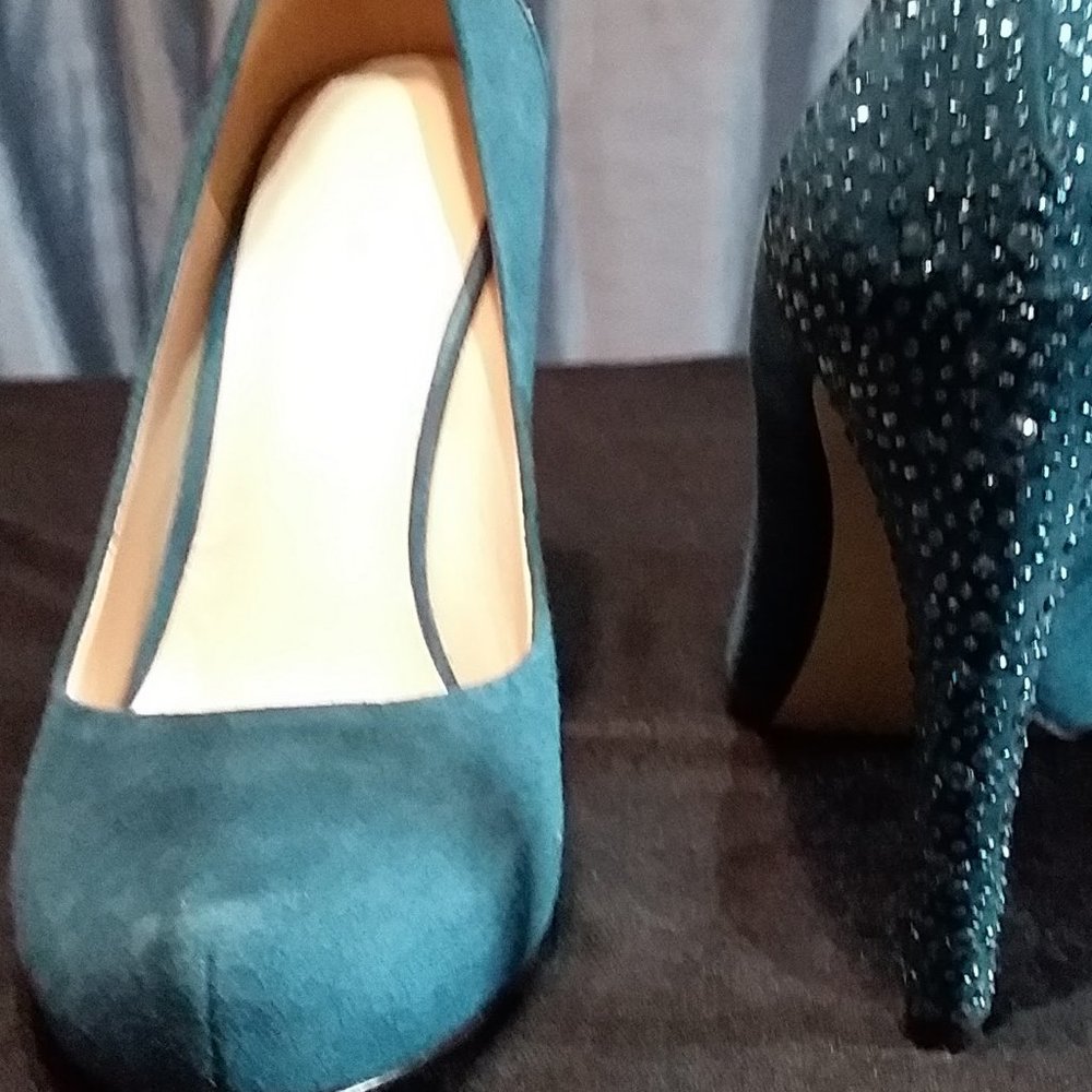 Nine West Teal Suede Pumps